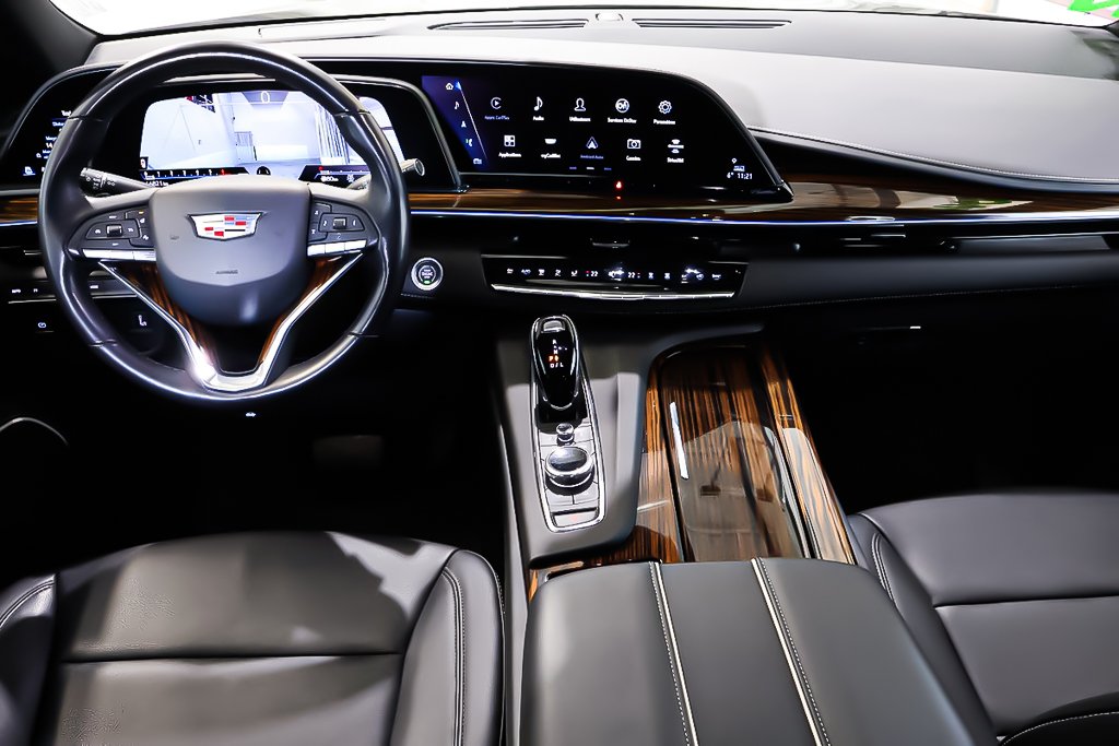 2023 Cadillac Escalade 4WD LUXURY + V8 6.2L + ATTACHE-REMORQUE in Terrebonne, Quebec - 15 - w1024h768px