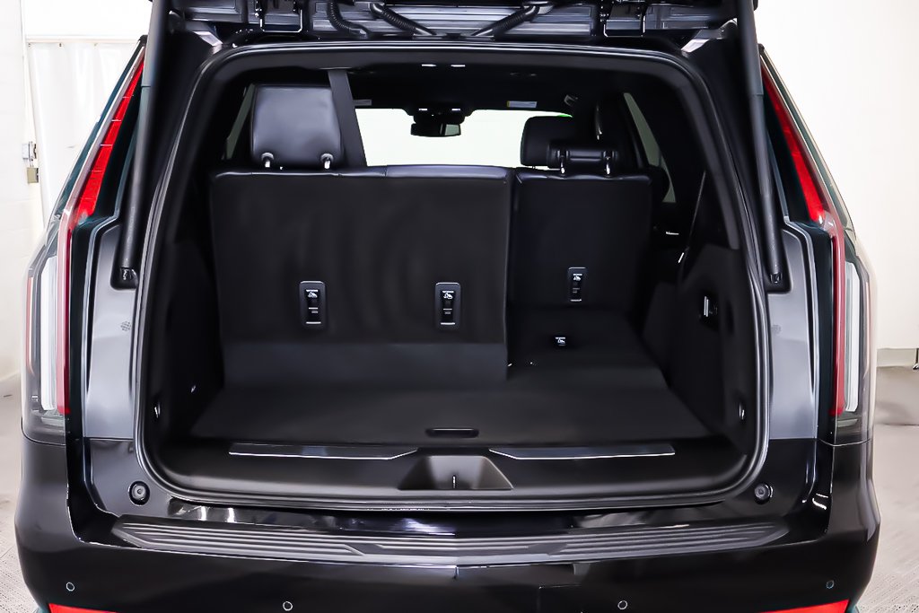 2023 Cadillac Escalade 4WD LUXURY + V8 6.2L + ATTACHE-REMORQUE in Terrebonne, Quebec - 7 - w1024h768px