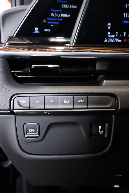 Cadillac Escalade 4WD LUXURY + V8 6.2 + 7 PASSAGERS 2023 à Terrebonne, Québec - 29 - w1024h768px