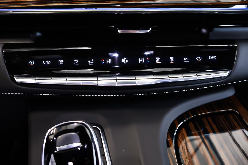 Cadillac Escalade 4WD LUXURY + V8 6.2 + 7 PASSAGERS 2023 à Terrebonne, Québec - 26 - w1024h768px