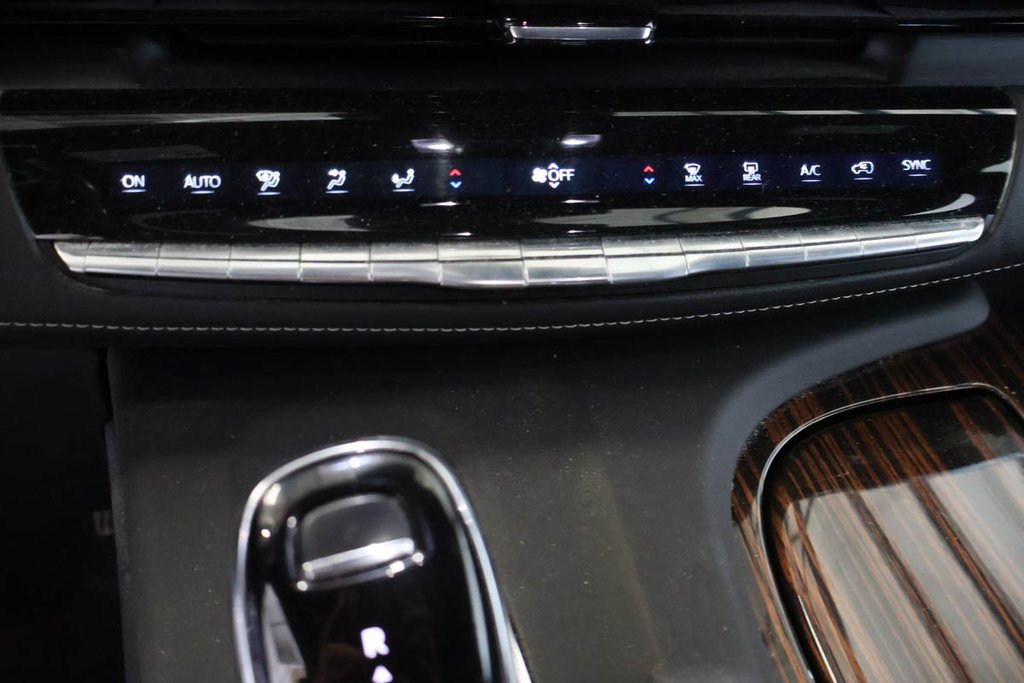Cadillac Escalade LUXURY 4WD + V8 6.2L 2023 à Terrebonne, Québec - 27 - w1024h768px