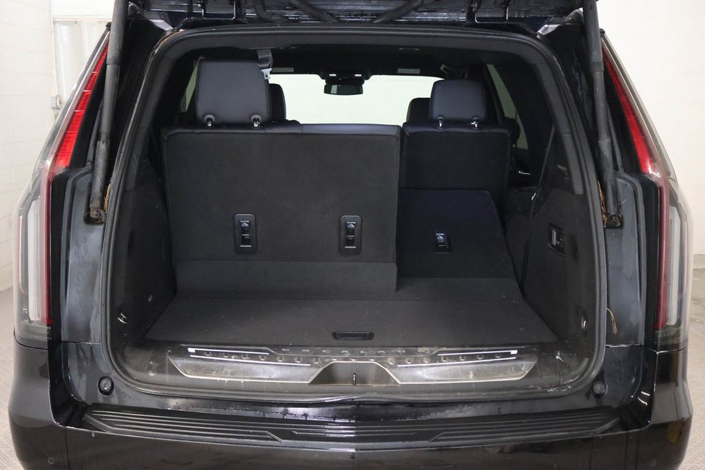 Cadillac Escalade LUXURY 4WD + V8 6.2L 2023 à Terrebonne, Québec - 7 - w1024h768px