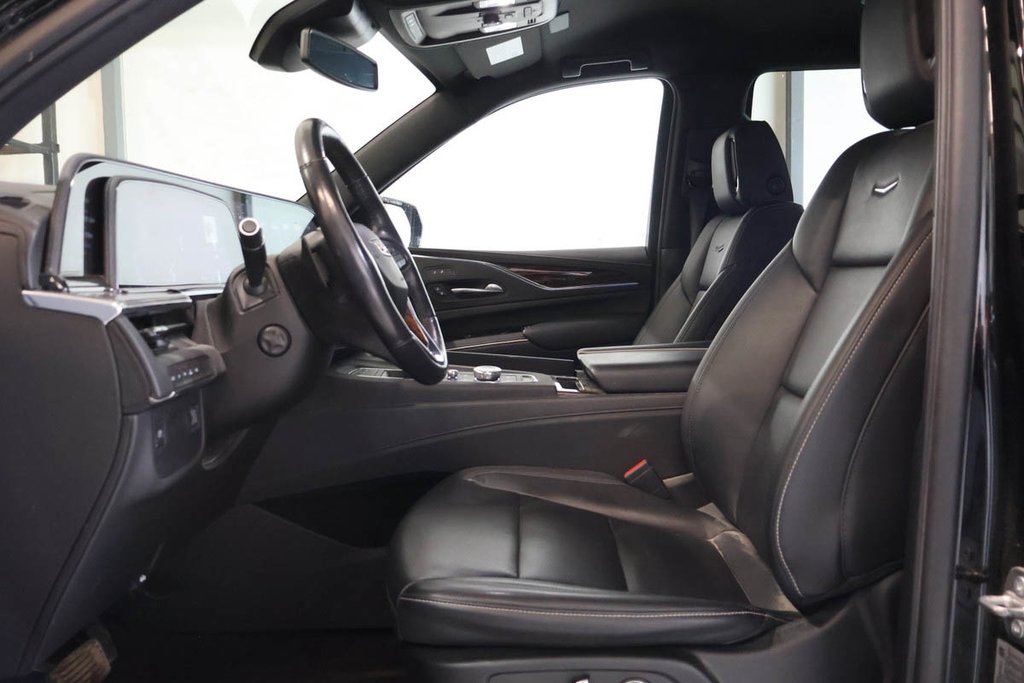 Cadillac Escalade LUXURY 4WD + V8 6.2L 2023 à Terrebonne, Québec - 13 - w1024h768px
