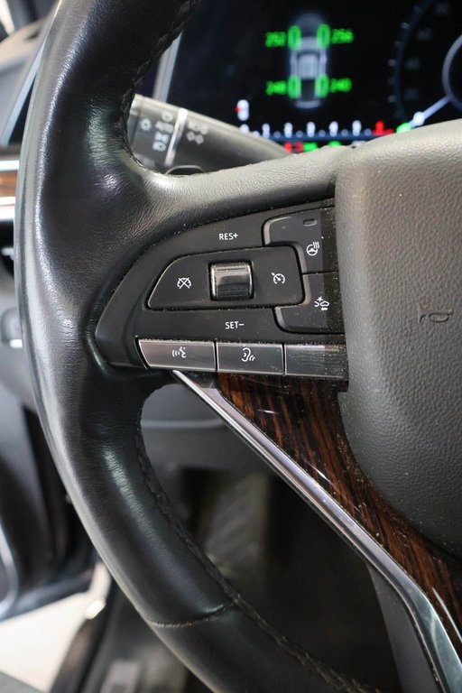 Cadillac Escalade LUXURY 4WD + V8 6.2L 2023 à Terrebonne, Québec - 18 - w1024h768px