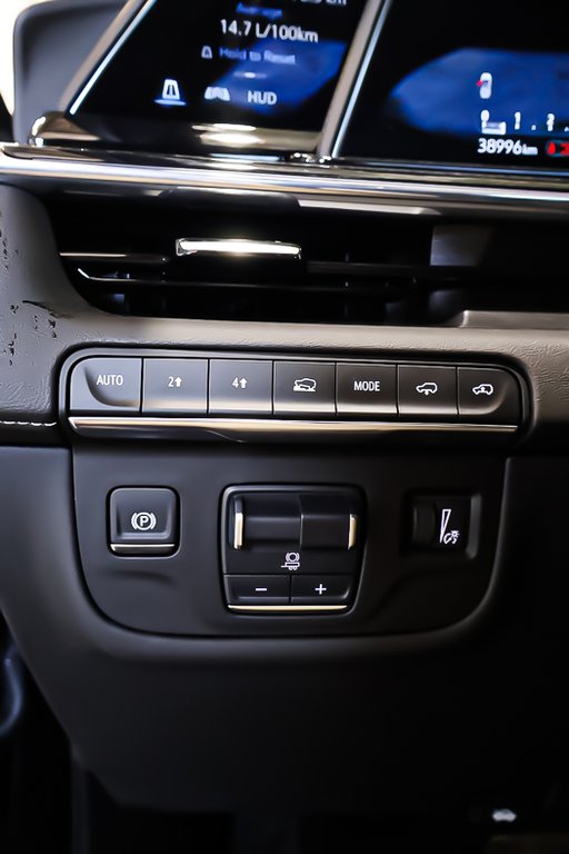 2024 Cadillac Escalade SPORT 4RM + TOIT OUVRANT PANO in Terrebonne, Quebec - 23 - w1024h768px
