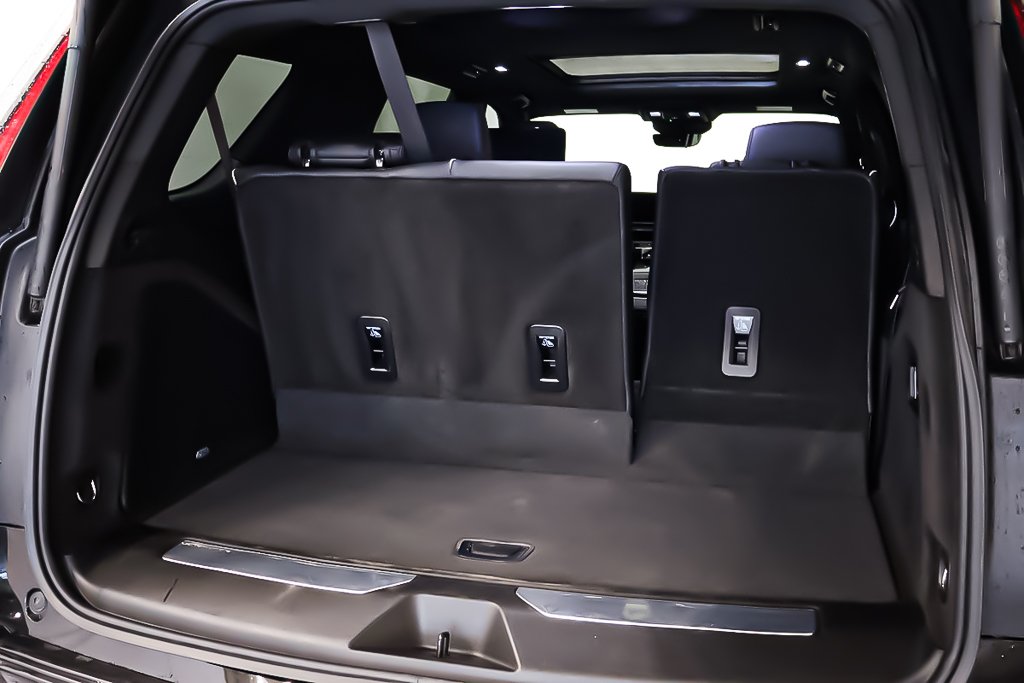 2024 Cadillac Escalade SPORT 4RM + TOIT OUVRANT PANO in Terrebonne, Quebec - 7 - w1024h768px
