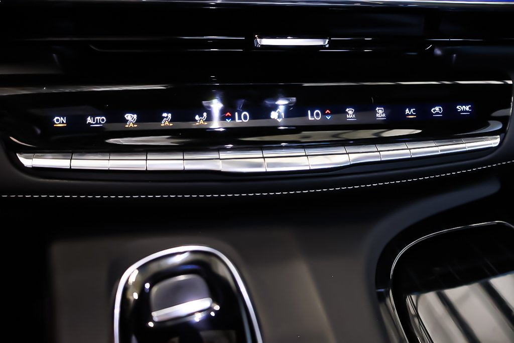 2024 Cadillac Escalade SPORT 4RM + TOIT OUVRANT PANO in Terrebonne, Quebec - 21 - w1024h768px