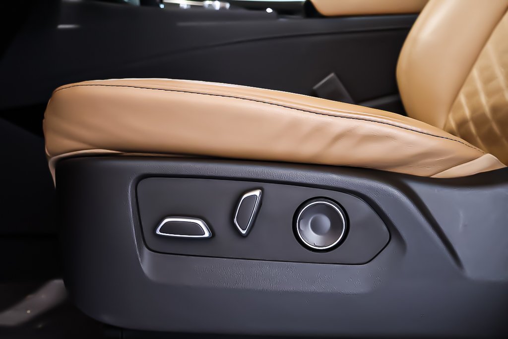 2024 Cadillac Escalade 4RM SPORT TOURING + GROUPE ONYX + V8 6.2L in Terrebonne, Quebec - 15 - w1024h768px