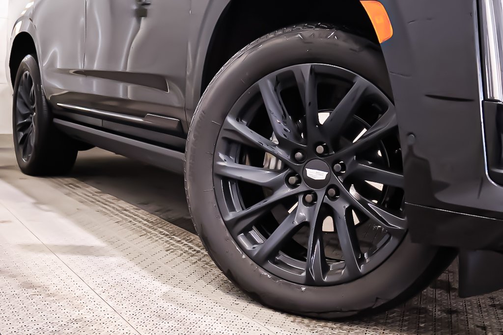 2024 Cadillac Escalade 4RM SPORT TOURING + GROUPE ONYX + V8 6.2L in Terrebonne, Quebec - 11 - w1024h768px