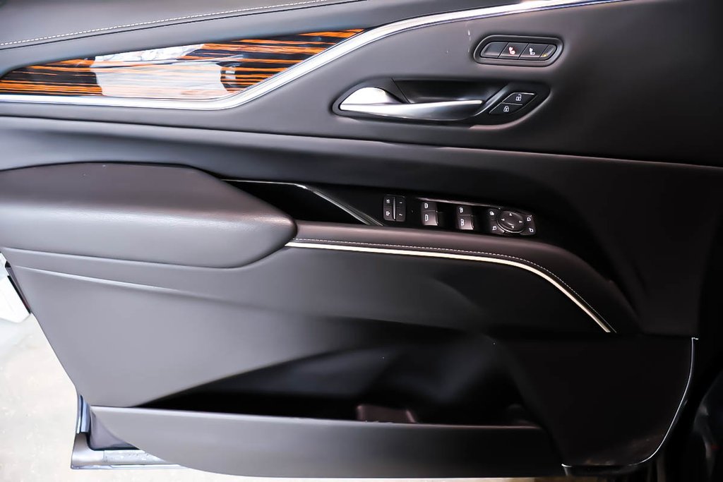 Cadillac Escalade 4RM LUXURY + V8 6.2L + CUIR + TOIT OUVRANT PANO 2024 à Terrebonne, Québec - 36 - w1024h768px