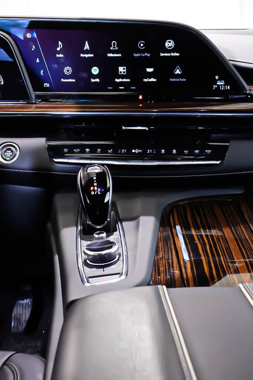 Cadillac Escalade 4RM LUXURY + V8 6.2L + CUIR + TOIT OUVRANT PANO 2024 à Terrebonne, Québec - 31 - w1024h768px