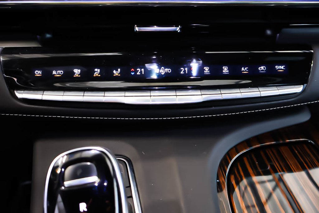 Cadillac Escalade 4RM LUXURY + V8 6.2L + CUIR + TOIT OUVRANT PANO 2024 à Terrebonne, Québec - 33 - w1024h768px