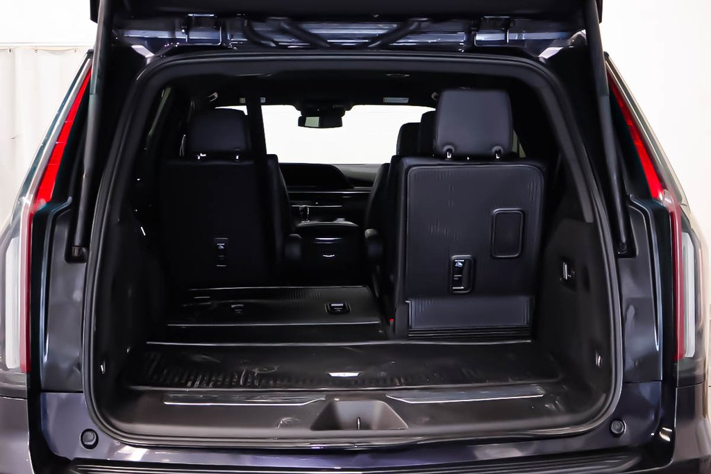 Cadillac Escalade 4RM LUXURY + V8 6.2L + CUIR + TOIT OUVRANT PANO 2024 à Terrebonne, Québec - 20 - w1024h768px