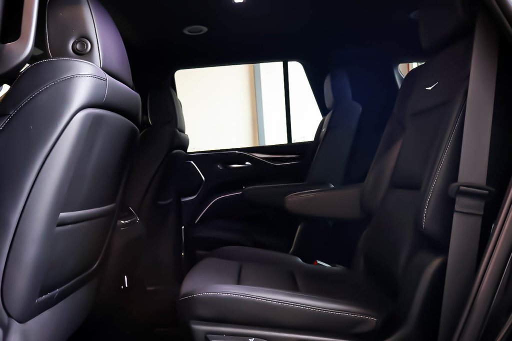 Cadillac Escalade 4RM LUXURY + V8 6.2L + CUIR + TOIT OUVRANT PANO 2024 à Terrebonne, Québec - 37 - w1024h768px