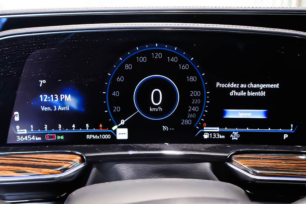 Cadillac Escalade 4RM LUXURY + V8 6.2L + CUIR + TOIT OUVRANT PANO 2024 à Terrebonne, Québec - 30 - w1024h768px