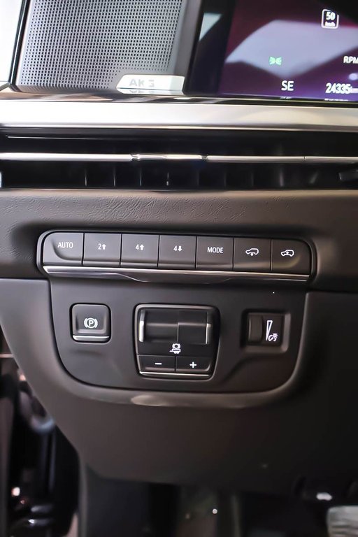 Cadillac Escalade SPORT 4RM + V8 6.2L + GROUPE TOURING 2025 à Terrebonne, Québec - 27 - w1024h768px