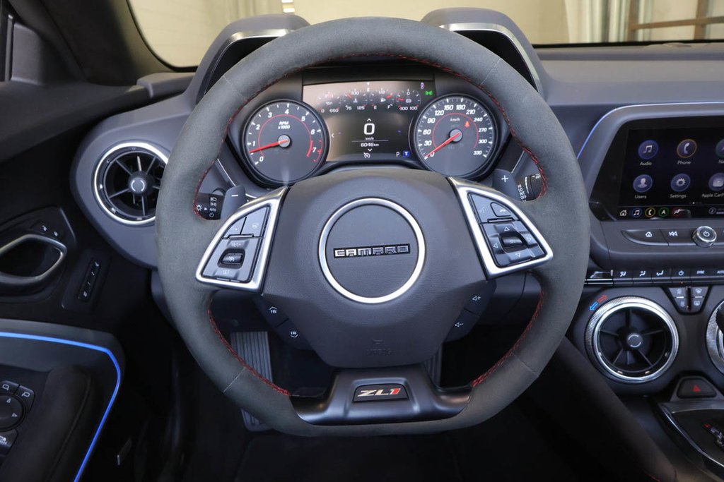 2022 Chevrolet Camaro ZL1 + CONVERTIBLE + RWD + AUTOMATIQUE in Terrebonne, Quebec - 17 - w1024h768px