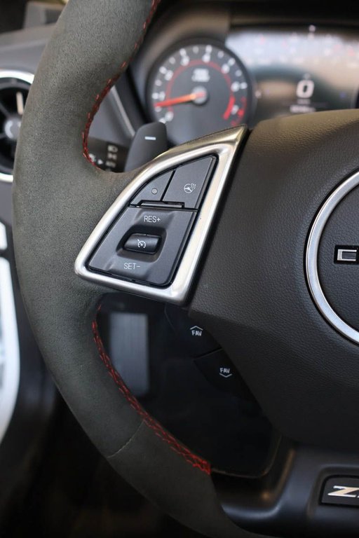 2022 Chevrolet Camaro ZL1 + CONVERTIBLE + RWD + AUTOMATIQUE in Terrebonne, Quebec - 18 - w1024h768px