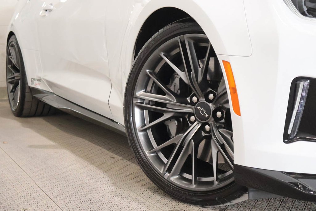 2022 Chevrolet Camaro ZL1 + CONVERTIBLE + RWD + AUTOMATIQUE in Terrebonne, Quebec - 11 - w1024h768px