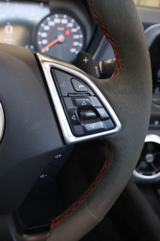 2022 Chevrolet Camaro ZL1 + CONVERTIBLE + RWD + AUTOMATIQUE in Terrebonne, Quebec - 19 - w1024h768px