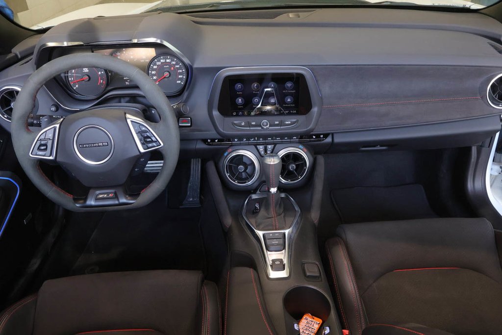 2022 Chevrolet Camaro ZL1 + CONVERTIBLE + RWD + AUTOMATIQUE in Terrebonne, Quebec - 15 - w1024h768px