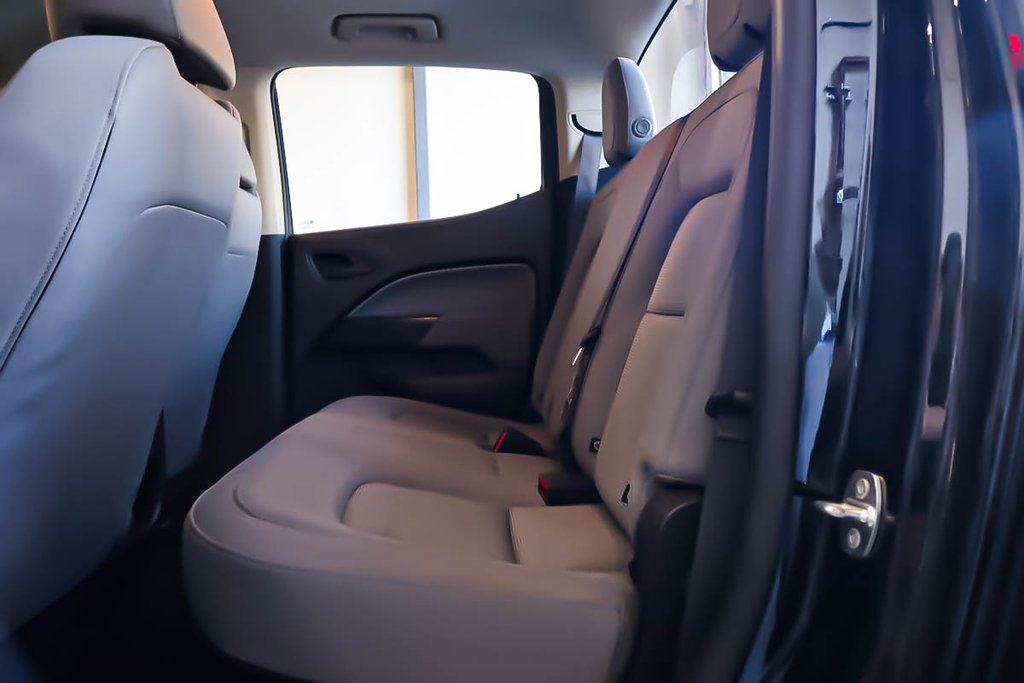 Chevrolet Colorado WT + CREW CAB + LONG BOX + 4X4 2017 à Terrebonne, Québec - 25 - w1024h768px