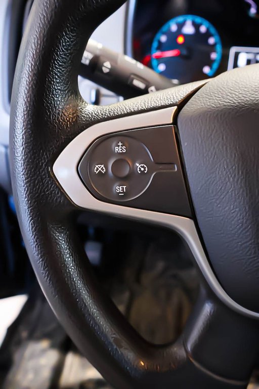 Chevrolet Colorado WT + CREW CAB + LONG BOX + 4X4 2017 à Terrebonne, Québec - 15 - w1024h768px