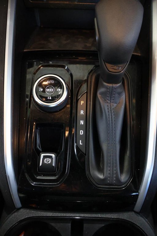 2024 Chevrolet Colorado 4WD TRAIL BOSS + CREW CAB + SWB in Terrebonne, Quebec - 25 - w1024h768px