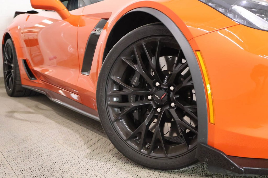 Chevrolet Corvette Z06 3LZ + V8 6.2L + 650 HP + RWD + TOIT TARGA 2019 à Terrebonne, Québec - 9 - w1024h768px
