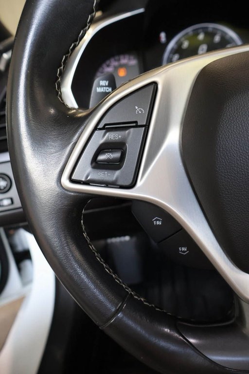 Chevrolet Corvette GRAND SPORT 2LT + MANUELLE + CONVERTIBLE + RWD 2019 à Terrebonne, Québec - 18 - w1024h768px