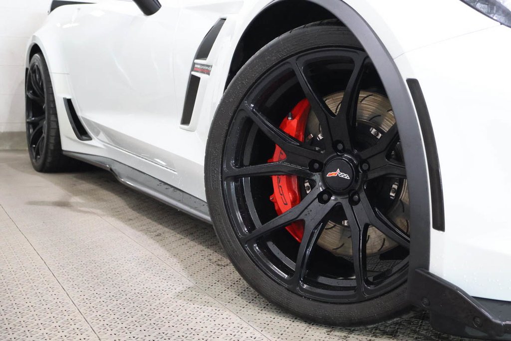 Chevrolet Corvette GRAND SPORT 2LT + MANUELLE + CONVERTIBLE + RWD 2019 à Terrebonne, Québec - 11 - w1024h768px