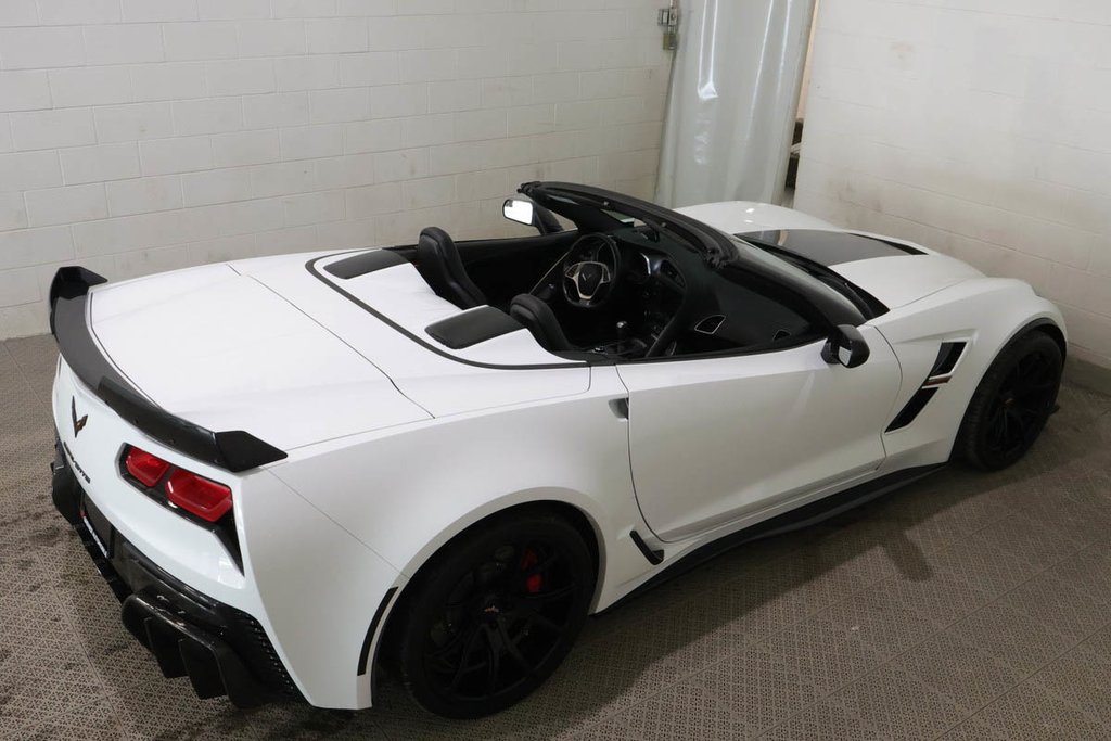 Chevrolet Corvette GRAND SPORT 2LT + MANUELLE + CONVERTIBLE + RWD 2019 à Terrebonne, Québec - 9 - w1024h768px