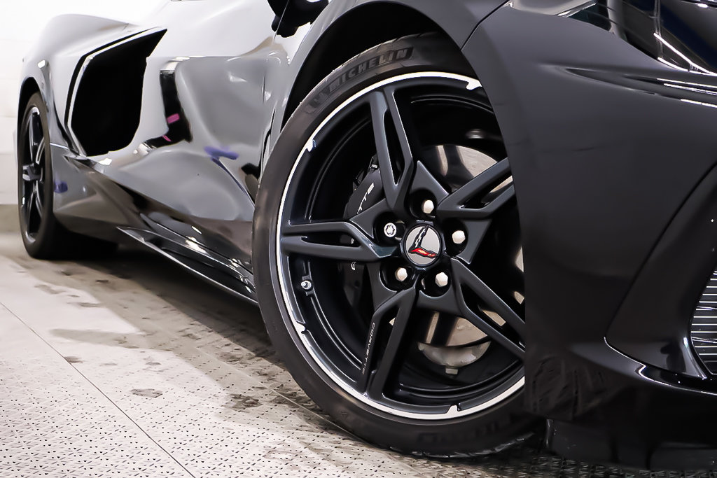 2023 Chevrolet Corvette STINGRAY 1LT COUPE + V8 6.2L + in Terrebonne, Quebec - 9 - w1024h768px