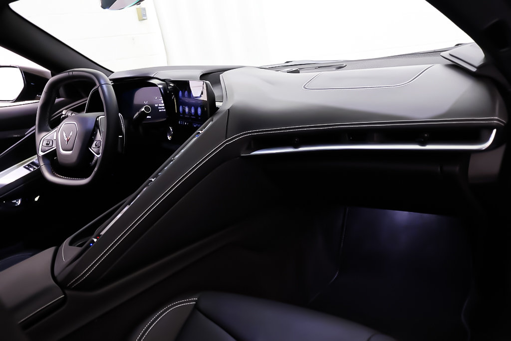 2023 Chevrolet Corvette STINGRAY 1LT COUPE + V8 6.2L + in Terrebonne, Quebec - 13 - w1024h768px