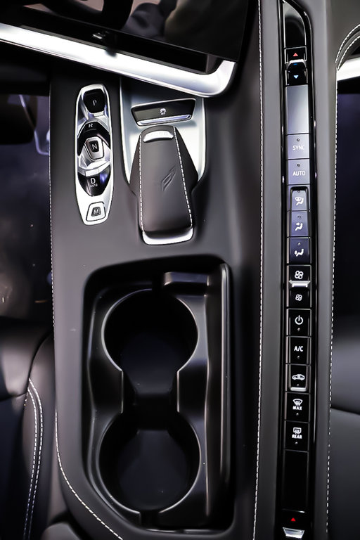 2023 Chevrolet Corvette STINGRAY 1LT COUPE + V8 6.2L + in Terrebonne, Quebec - 23 - w1024h768px