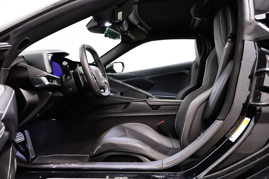 2023 Chevrolet Corvette STINGRAY 1LT COUPE + V8 6.2L + in Terrebonne, Quebec - 10 - w1024h768px