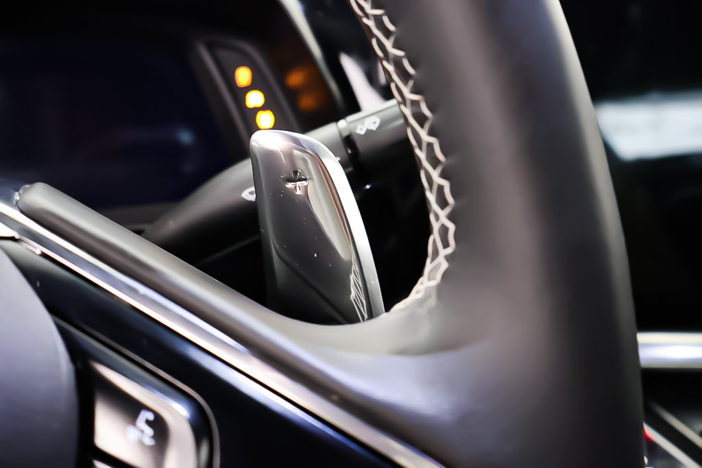 2023 Chevrolet Corvette STINGRAY 1LT COUPE + V8 6.2L + in Terrebonne, Quebec - 18 - w1024h768px