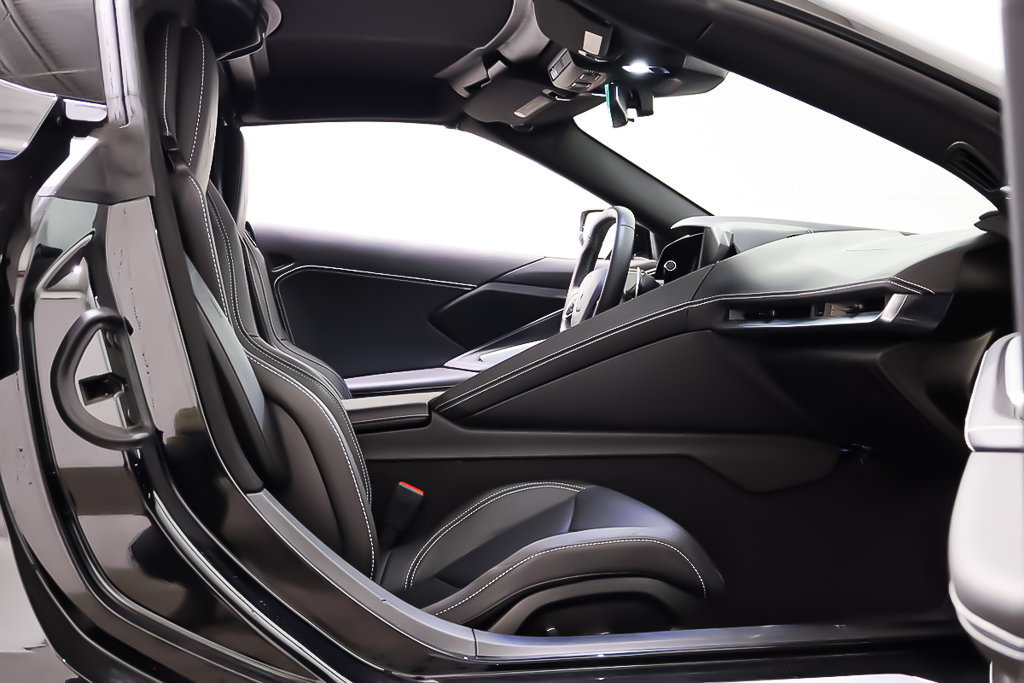 2023 Chevrolet Corvette STINGRAY 1LT COUPE + V8 6.2L + in Terrebonne, Quebec - 11 - w1024h768px