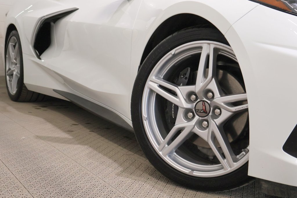 2023 Chevrolet Corvette 1LT + AUTOMATIQUE + TOIT TARGA in Terrebonne, Quebec - 2 - w1024h768px