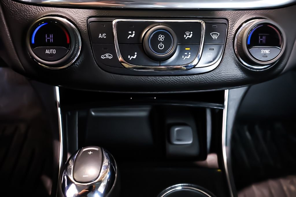 Chevrolet Impala LT + CLIMATISEUR + CAMERA DE RECUL + ECRAN TACTILE 2017 à Terrebonne, Québec - 10 - w1024h768px