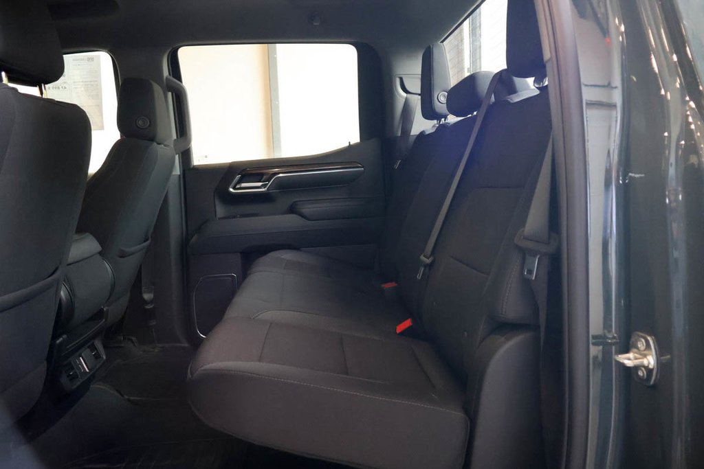2025 Chevrolet SILVERADO 1500 CREW 1LT + 4RM + SWB + V8 5.3L in Terrebonne, Quebec - 26 - w1024h768px