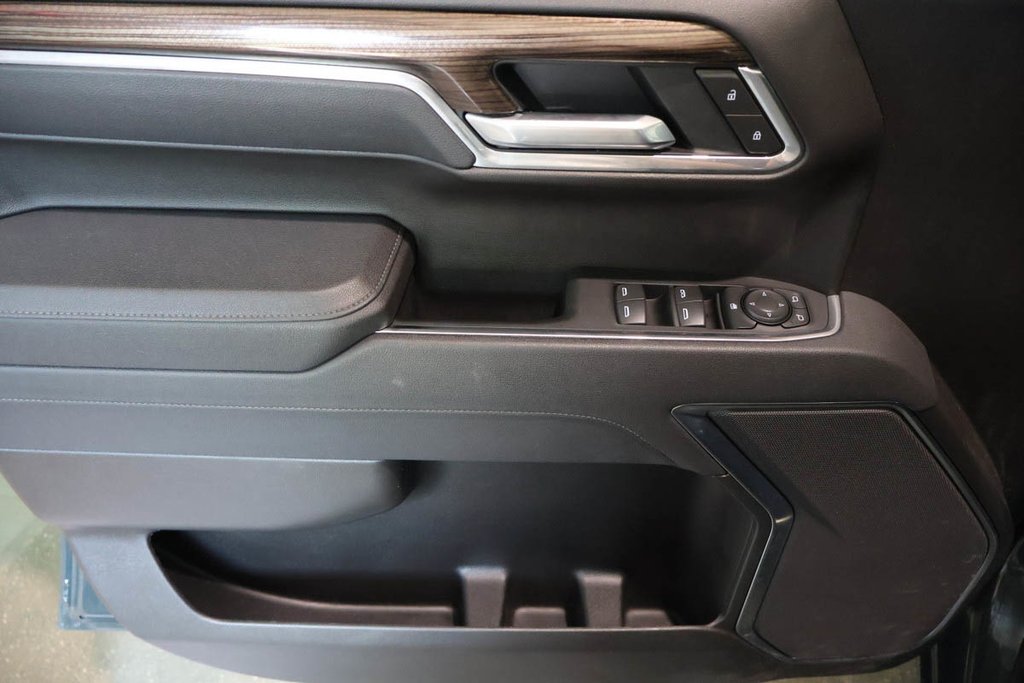 2025 Chevrolet SILVERADO 1500 CREW 1LT + 4RM + SWB + V8 5.3L in Terrebonne, Quebec - 25 - w1024h768px