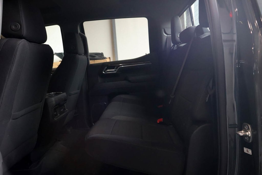 Chevrolet Silverado LT TRAILBOSS + SHORT BOX + AWD + APPARENCE NOIRE 2025 à Terrebonne, Québec - 27 - w1024h768px