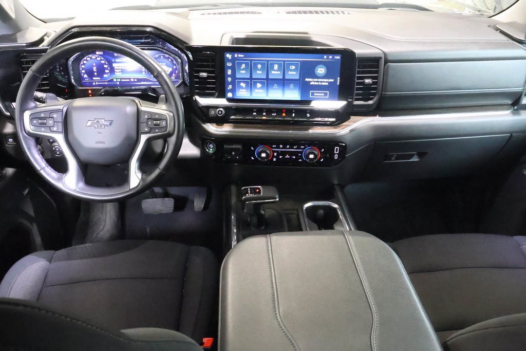 Chevrolet Silverado LT TRAILBOSS + SHORT BOX + AWD + APPARENCE NOIRE 2025 à Terrebonne, Québec - 13 - w1024h768px