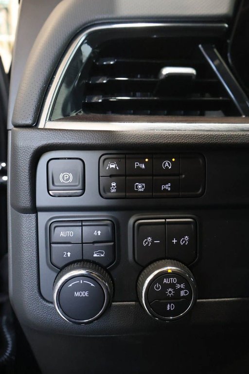 Chevrolet Tahoe PREMIER + 4X4 + ATTACHE-REMORQUE 2025 à Terrebonne, Québec - 27 - w1024h768px