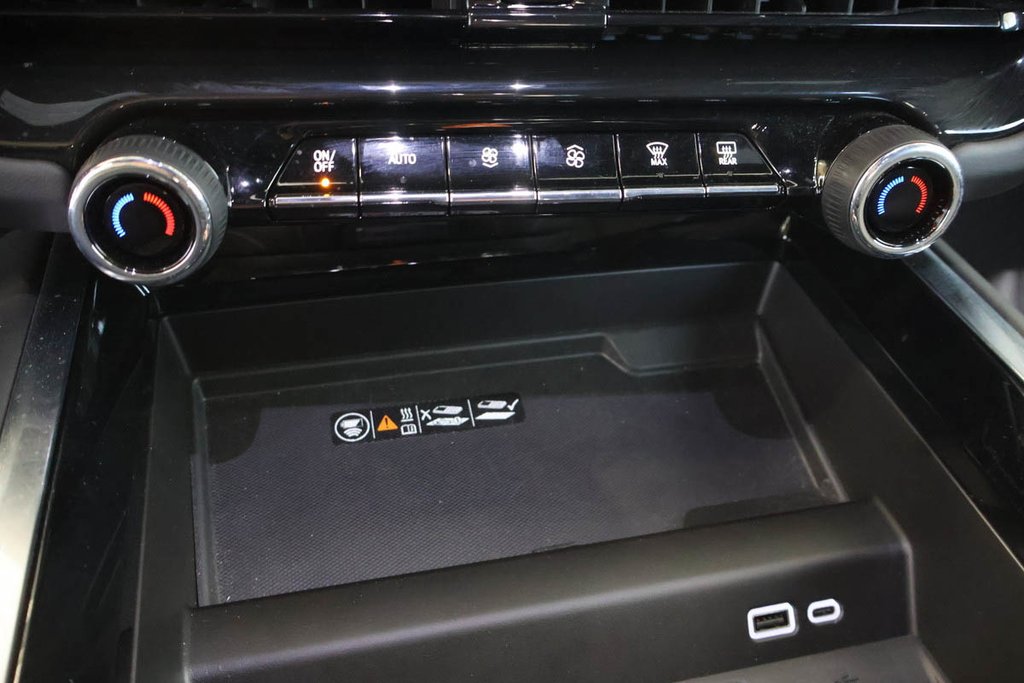 Chevrolet Tahoe PREMIER + 4X4 + ATTACHE-REMORQUE 2025 à Terrebonne, Québec - 26 - w1024h768px