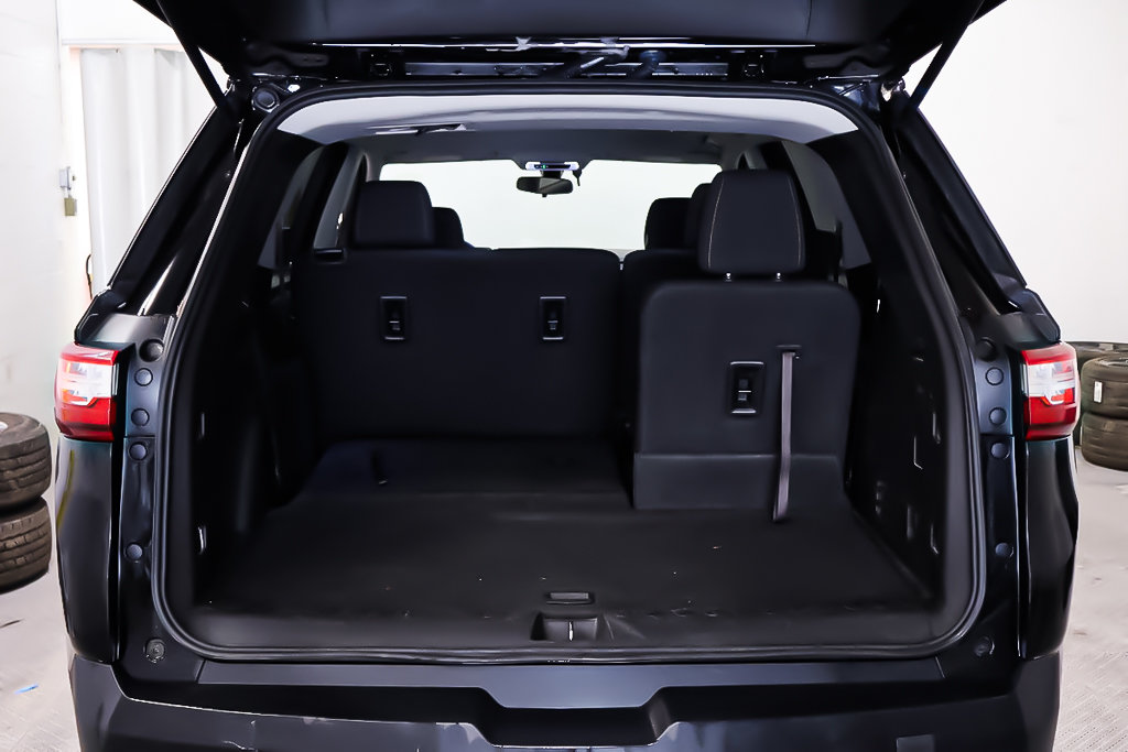Chevrolet Traverse LS + AWD + 8 PASSAGERS 2019 à Terrebonne, Québec - 7 - w1024h768px
