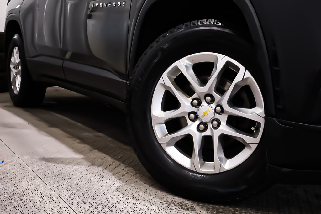 Chevrolet Traverse LS + AWD + 8 PASSAGERS 2019 à Terrebonne, Québec - 11 - w1024h768px