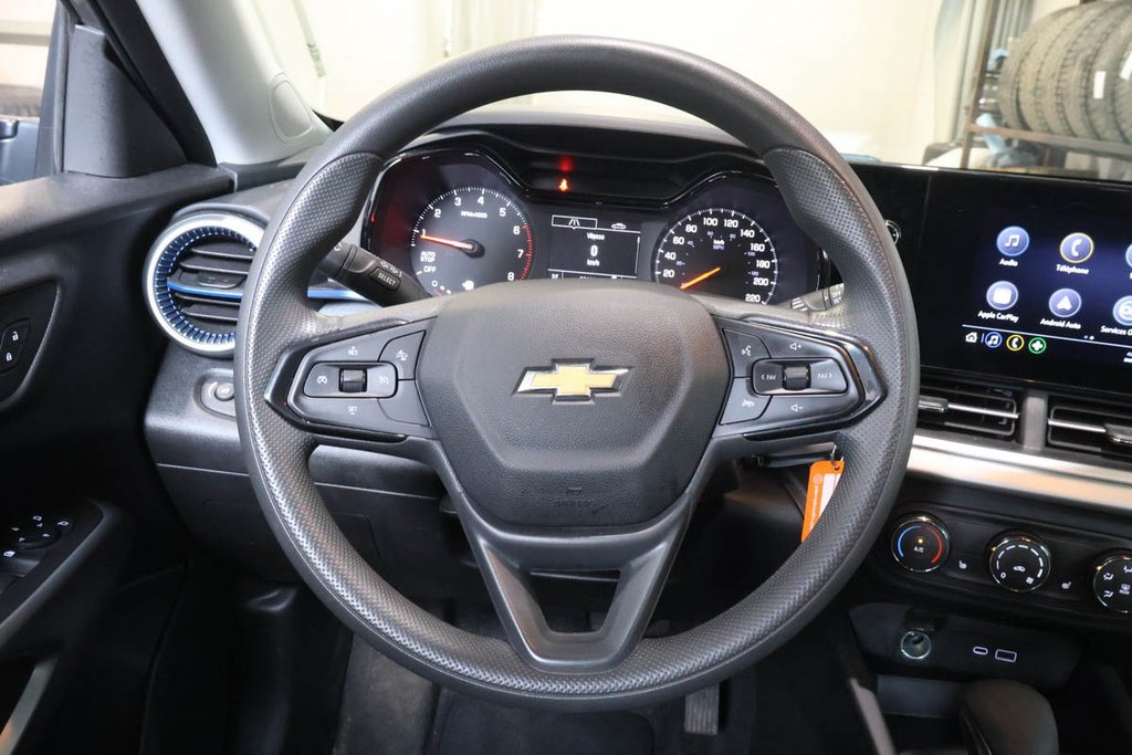 2025 Chevrolet TRAX LS + FWD + GROUPE ELECTRIQUE in Terrebonne, Quebec - 14 - w1024h768px