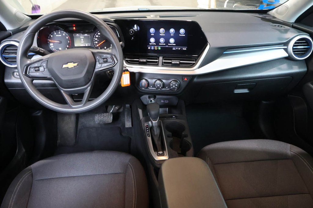 2025 Chevrolet TRAX LS + FWD + GROUPE ELECTRIQUE in Terrebonne, Quebec - 13 - w1024h768px